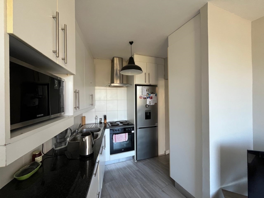 3 Bedroom Property for Sale in Vredehoek Western Cape